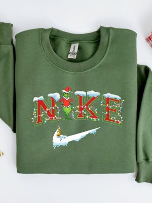 Vintage Grinch Christmas Sweatshirt Family Christmas Christmas Gift Merry Christmas Sweatshirt Grinchmas Crewneck Christmas Sweatshirt Unique revetee 2