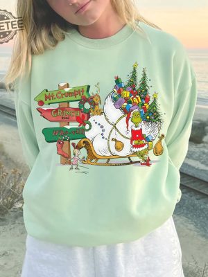 Vintage Merry Grinchmas Sweatshirt The Grinch Chrismas Shirt Xmas Holiday Funny Christmas Movie Grinch Family Sweatshirt Unique revetee 2