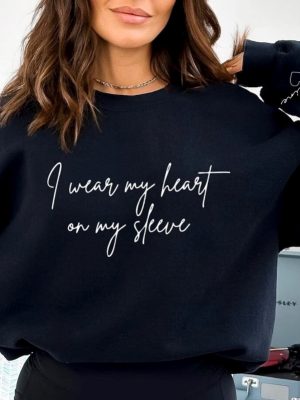 I Wear My Heart On My Sleeve Sweatshirt Personalized Sweatshirt With Kids Name On Sleeve Christmas Gift For Mom Custom Mom Sweatshirt Unique revetee 3