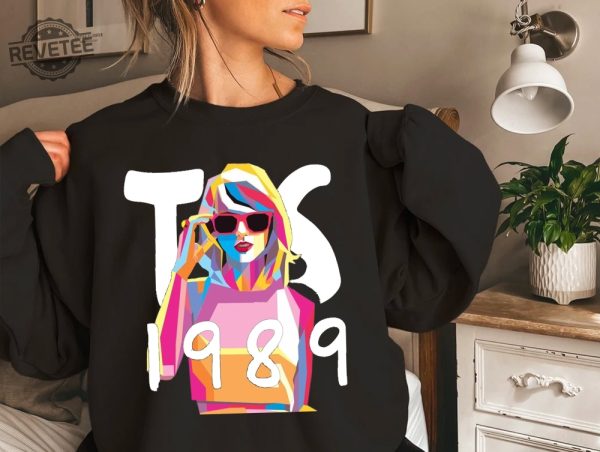 Taylor Swiftie Merch Sweatshirt Taylor Swiftie 1989 Inspired Sweatshirt Taylor Swiftie Fan Apparel 1989 Edition Swiftie Fan Favorite 1989 Unique revetee 1