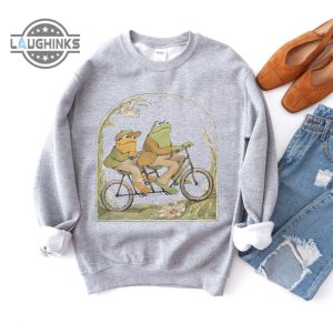 frog and toad shirt sweatshirt hoodie mens womens kids a year with frog and toad crewneck shirts frog and toad are friends vintage classic book lovers reading gift laughinks 1