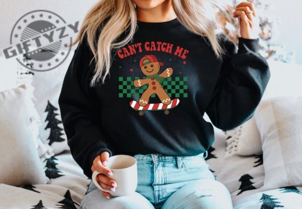 Cant Catch Me Retro Gingerbread Boy Ball Cap Kids Shirt Funny Christmas Hoodie Christmas Gingerbread Crewneck Sweater Unisex Trendy Tshirt Christmas Gifts giftyzy 3