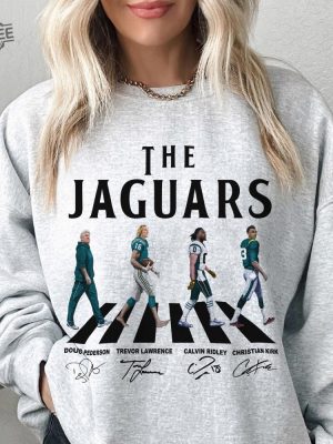 Jaguars Walking Abbey Road Signatures Football Shirt Doug Pederson Trevor Lawrence Calvin Ridley Christian Kirk Jacksonville Vintage Sweatshirt Unique revetee 4