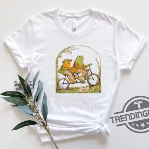 Frog And Toad Shirt Vintage Classic Book Cover Shirt Frog And Toad Sweatshirt Frog Shirt Retro Frog Shirt trendingnowe 2