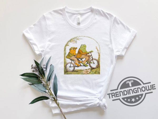 Frog And Toad Shirt Vintage Classic Book Cover Shirt Frog And Toad Sweatshirt Frog Shirt Retro Frog Shirt trendingnowe 2