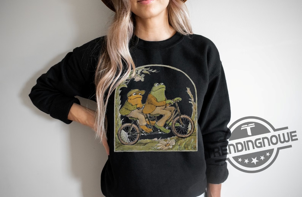 Frog And Toad Shirt Sweatshirt Vintage Classic Book Sweatshirt Cottagecore Aesthetic T Shirt
