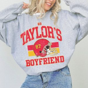 Taylor And Travis Sweatshirt Taylors Boyfriend Sweatshirt Kansas City Crewneck Football Era Sweatshirt Taylor Fan Vintage Game Day Shirt Unique revetee 2