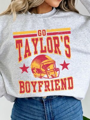 Go Taylors Boyfriend Sweatshirt Shirt Go Taylors Bf Retro Sweatshirt Taylor Travis Shirt Cute Taylors Bf T Shirt Unique revetee 2