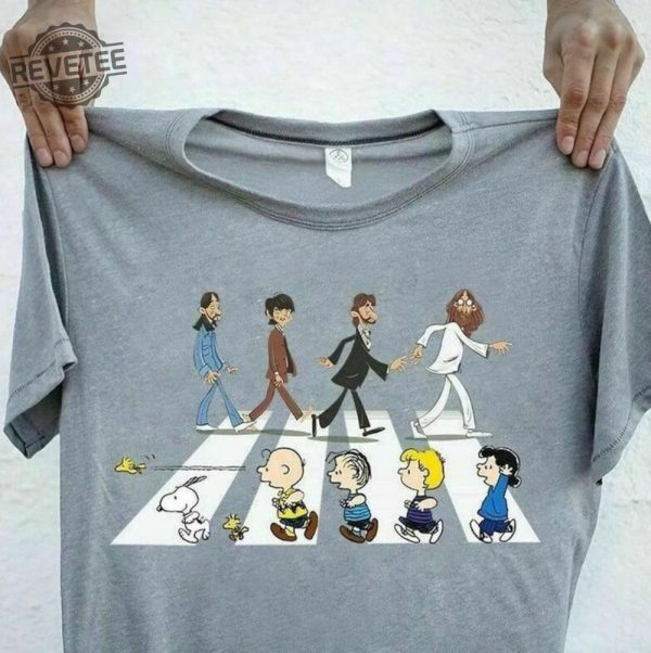 Unisex Snoopy The Beatles In Abbey Road T Shirt And Sweatshirt Snopy Friend Cute Shirt Gift For Family Christmas New Year Gift Unique revetee 2