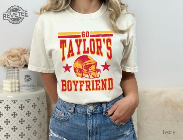 Go Taylors Boyfriend Sweatshirt Shirt Go Taylors Bf Retro Sweatshirt Taylor Travis Shirt Cute Taylors Bf Shirt Unique revetee 1