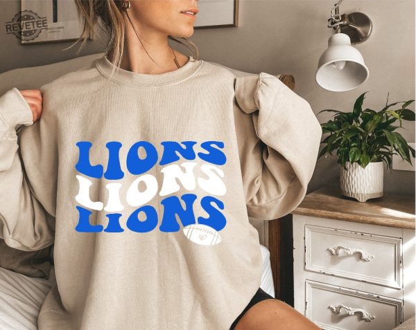 Detroit Lions Sweatshirt Retro Style Vintage Detroit Lions Lions Football Detroit Lions Football Womens Detroit Lions Detroit Gifts revetee 1