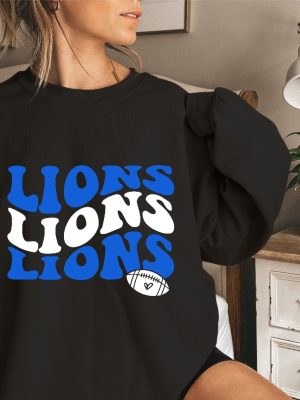 Detroit Lions Sweatshirt Retro Style Vintage Detroit Lions Lions Football Detroit Lions Football Womens Detroit Lions Detroit Gifts revetee 2