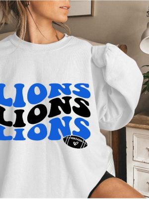 Detroit Lions Sweatshirt Retro Style Vintage Detroit Lions Lions Football Detroit Lions Football Womens Detroit Lions Detroit Gifts revetee 3