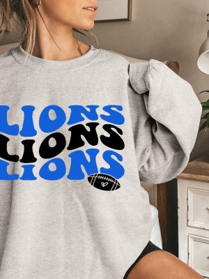 Detroit Lions Sweatshirt Retro Style Vintage Detroit Lions Lions Football Detroit Lions Football Womens Detroit Lions Detroit Gifts revetee 4