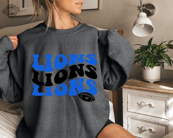 Detroit Lions Sweatshirt Retro Style Vintage Detroit Lions Lions Football Detroit Lions Football Womens Detroit Lions Detroit Gifts revetee 5