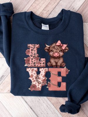 Valentines Highland Cow Sweatshirt Love Sweater Highland Cow Valentines Sweatshirt Western Country Shirt Cow Lover Valentines Gift Unique revetee 2