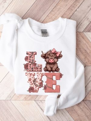 Valentines Highland Cow Sweatshirt Love Sweater Highland Cow Valentines Sweatshirt Western Country Shirt Cow Lover Valentines Gift Unique revetee 3