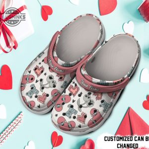 personalized boy valentines pattern skateboard hearts clog shoes for men and women classic valentine crocs valentines day crocs laughinks 1 1