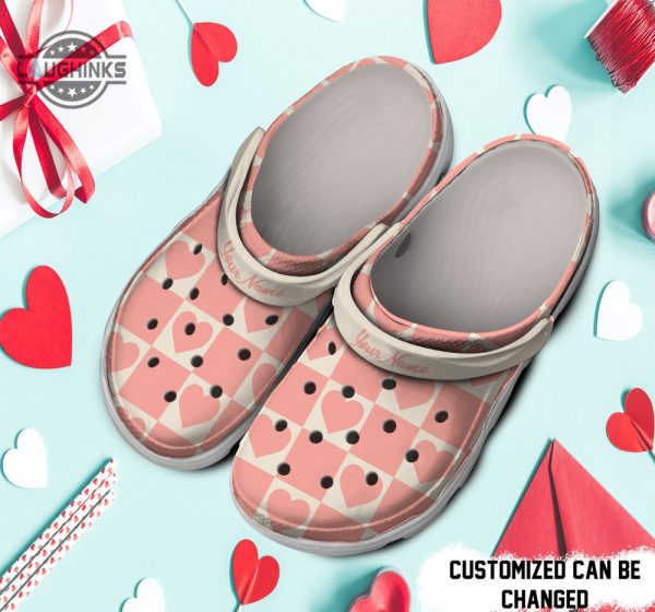 personalized valentines pattern pink checkerboard hearts clog shoes for men and women classic valentine crocs valentines day crocs laughinks 1