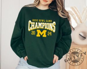 Michigan Wolverines Rose Bowl 2024 Cfp Semi Vintage Flower Shirt Go Blue Tshirt Michigan Football Sweatshirt 2024 Rose Bowl Go Blue Hoodie Rose Bowl Champs Shirt giftyzy 2