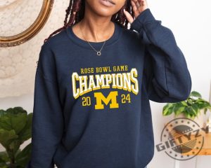 Michigan Wolverines Rose Bowl 2024 Cfp Semi Vintage Flower Shirt Go Blue Tshirt Michigan Football Sweatshirt 2024 Rose Bowl Go Blue Hoodie Rose Bowl Champs Shirt giftyzy 3