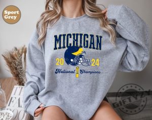 Michigan Football Vintage Style Shirt University Football Trendy College Throwback Sweatshirt Vintage Michigan National Champions Tshirt Unisex Hoodie Trendy Shirt giftyzy 2