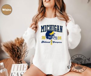 Michigan Football Vintage Style Shirt University Football Trendy College Throwback Sweatshirt Vintage Michigan National Champions Tshirt Unisex Hoodie Trendy Shirt giftyzy 3