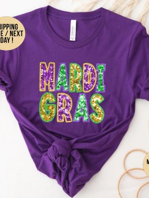 Mardi Gras 2024 Shirt Cute Mardi Gras Long Sleeve Shirt Louisiana Parade Krewe New Orleans Sweater Flower De Luce Shirt Faux Glitter Design Unique revetee 4