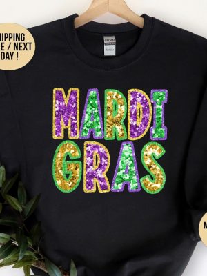 Mardi Gras 2024 Shirt Cute Mardi Gras Long Sleeve Shirt Louisiana Parade Krewe New Orleans Sweater Flower De Luce Shirt Faux Glitter Design Unique revetee 6