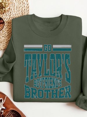 Go Taylors Boyfriends Brother Shirt Retro Football Sweater Womens Eagles T Shirt Jason Kelce Shirt Off Jason Kelce No Shirt Jason Kelce Shirt Unique revetee 2