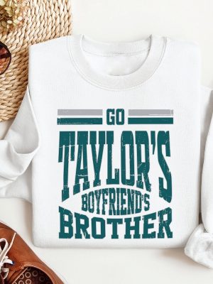 Go Taylors Boyfriends Brother Shirt Retro Football Sweater Womens Eagles T Shirt Jason Kelce Shirt Off Jason Kelce No Shirt Jason Kelce Shirt Unique revetee 3