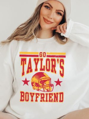 Go Taylors Boyfriend Sweatshirt T Shirt Go Taylors Bf Retro Sweatshirt Taylor Travis Shirt Go Taylors Boyfriend Shirt Unique revetee 5