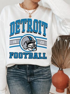 Vintage Detroit Football Crewneck Sweatshirt Detroit Football Sweatshirt Detroit Football Shirt Detroit Fan Gift Shirt Sunday Football Unique revetee 4