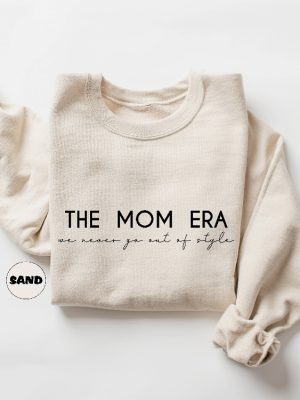 The Mom Era Hood Womens Funny Concert Sweatshirt Funny Mom Hoodie Moms Birthday Sweatshirt New Mom Pregnancy Outfit Gift For Wife Unique revetee 3