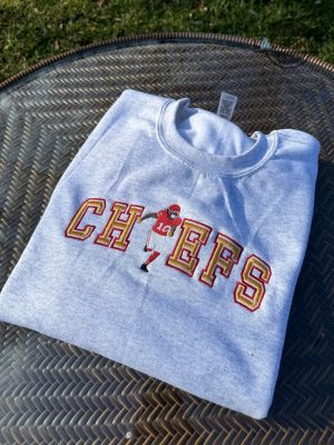 pacheco hoodie tshirt sweatshirt vintage kansas city chiefs pacheco embroidered crewneck shirts kc chiefs football tee isiah pacheco embroidery fan gift laughinks 3