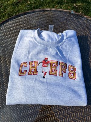 pacheco hoodie tshirt sweatshirt vintage kansas city chiefs pacheco embroidered crewneck shirts kc chiefs football tee isiah pacheco embroidery fan gift laughinks 4