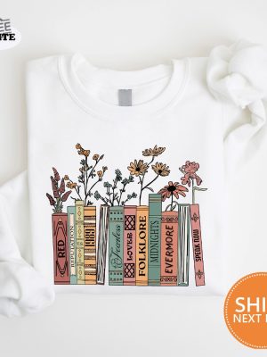 Albums As Books Sweatshirt Trendy Aesthetic For Book Lovers Crewneck Folk Music Hoodie Taylor Swift Albums As Books Unique revetee 3