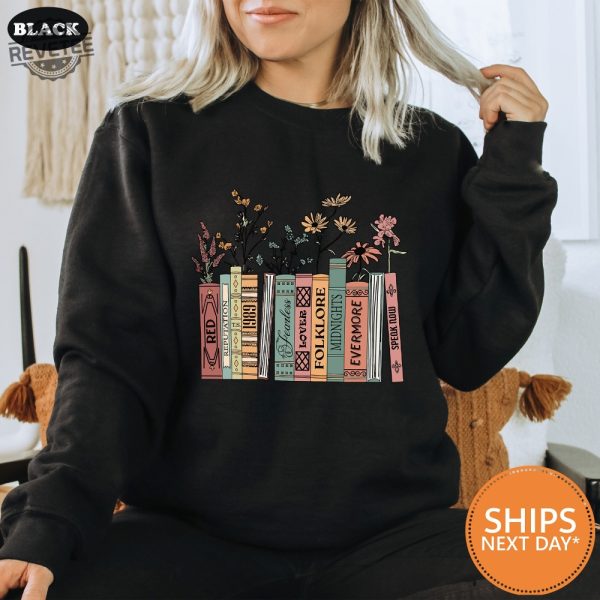 Albums As Books Sweatshirt Trendy Aesthetic For Book Lovers Crewneck Folk Music Hoodie Taylor Swift Albums As Books Unique revetee 4