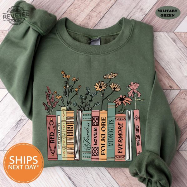 Albums As Books Sweatshirt Trendy Aesthetic For Book Lovers Crewneck Folk Music Hoodie Taylor Swift Albums As Books Unique revetee 5