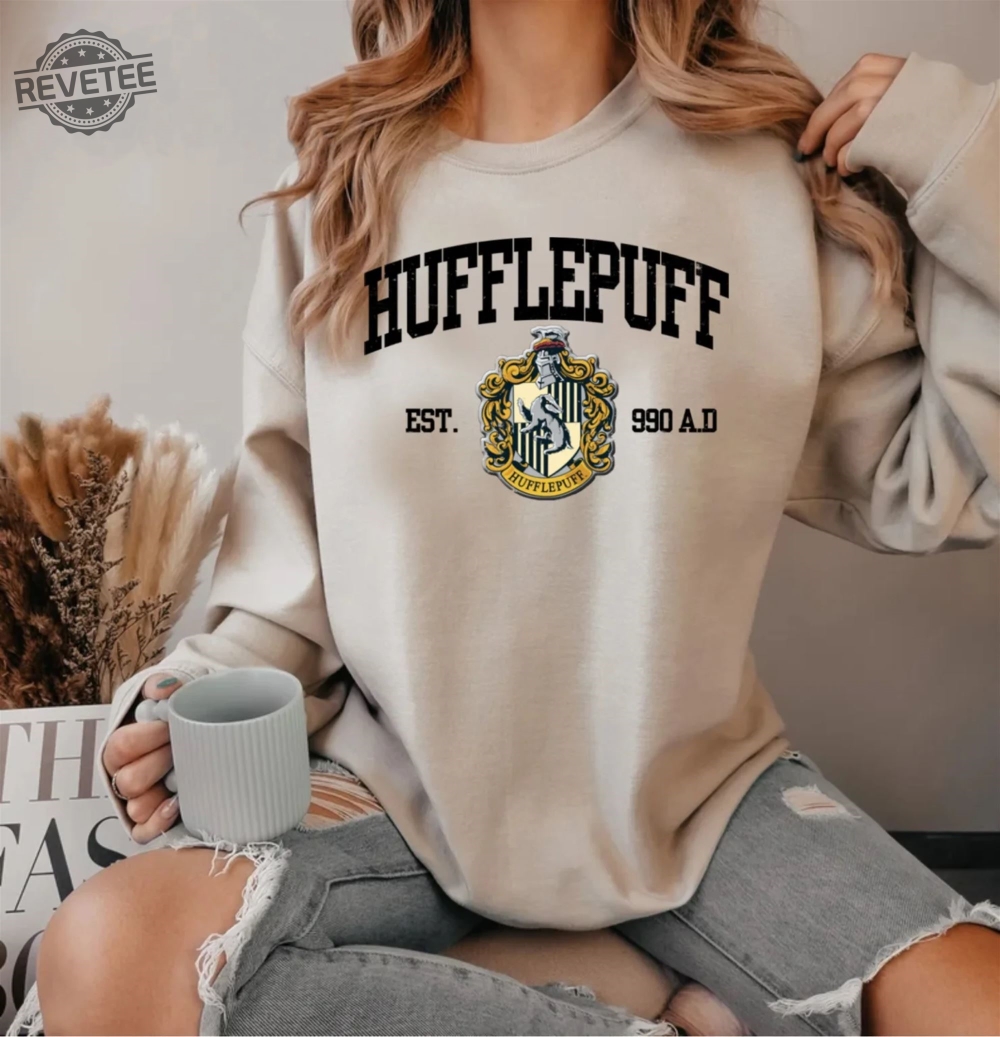 Vintage Hufflepuff Est 990 Ad Wizard Hogwarts House Sweatshirt Unique