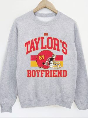 Taylor And Travis Sweatshirt Taylors Boyfriend Sweatshirt Kansas City Crewneck Football Era Sweatshirt Go Taylors Boyfriend Hoodie Unique revetee 3