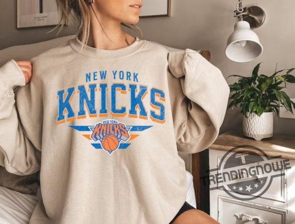 New York Knicks Shirt Sweatshirt Women Vintage New York Knicks Crewneck Men Distressed Knicks Pullover Jalen Brunson Shirt trendingnowe 1