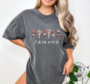 Chiefs And Niners Super Friends Shirt San Fransisco And Kansas City Hoodie Purdy Mahomes Pacheco Mccaffrey Kelce Aiyuk Tshirt Trendy Sweatshirt Fan Gift giftyzy 2