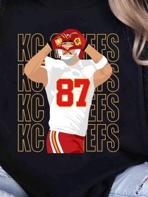 Travis Kelce Heart Hands Sweatshirt Go Taylors Boyfriend Shirt Kansas City Champions 2023 Shirt Unique revetee 2