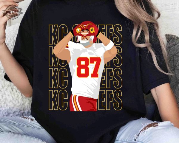 Travis Kelce Heart Hands Sweatshirt Go Taylors Boyfriend Shirt Kansas City Champions 2023 Shirt Unique revetee 2