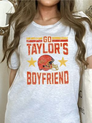 Super Bowl T Shirt Kansas City Chiefs Kelce Swiftie Football Tee 49Ers Football Game Lucky 13 Go Taylor Swift Boyfriend Shirt Super Bowl Tee Unique revetee 3