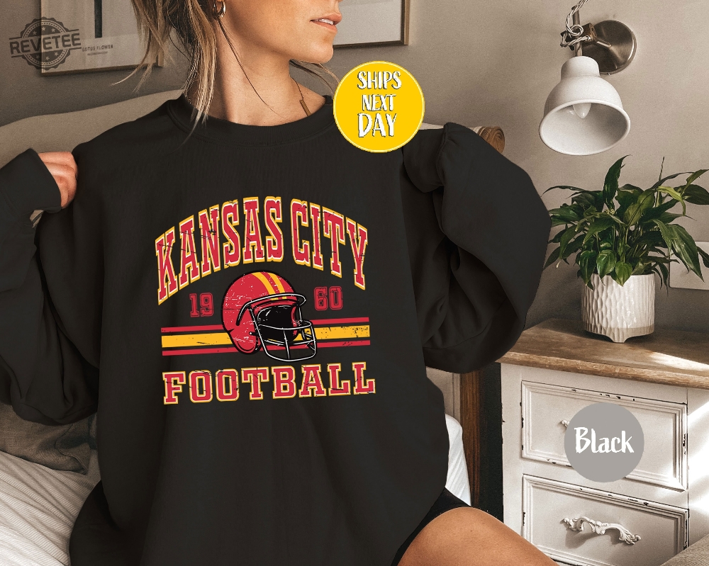 Vintage Style Kansas City Football Sweatshirt And Hoodie Kansas City Football Sweatshirt Kansas City Chief Colors Kansas City Chiefs T Shirt Near Me