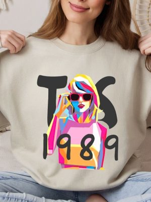 Swiftie 1989 Sweatshirt Taylor Version 1989 Sweatshirt Taylor Swift Tortured Poets Taylor Swift New Album 2024 Taylorswift Unique revetee 4