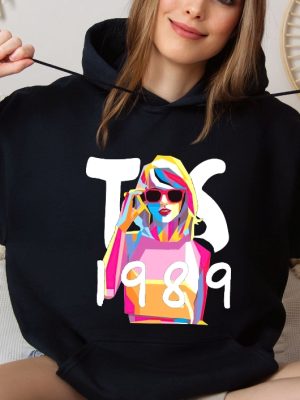 Swiftie 1989 Sweatshirt Taylor Version 1989 Sweatshirt Eras Tour Concert Hoodie Ts Youth Birthday Gift Taylor Swiftie Sweatshirt Unique revetee 3