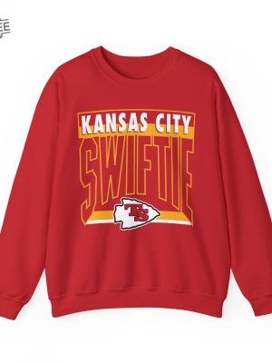 Retro Kansas City Swiftie Travis Taylor Sweatshirt Unisex Crewneck Sweatshirt Unique revetee 3